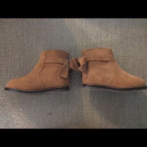 Jack and Jill girl chelsea boot